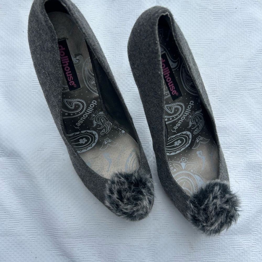 Dollhouse Gray Felt Heels with Faux Fur Pom-Pom
(NEVER WORN)